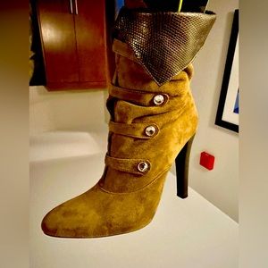 Ralph Lauren-the Purple Label-pull in cuffed suede hiheelboots| Size: 8B | EUC